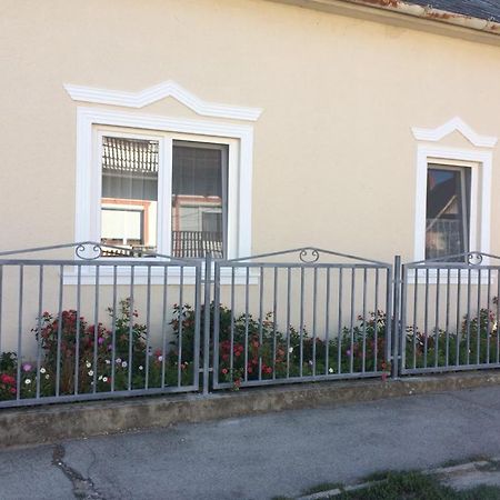 Hotel Teraszos Haz Balatonlelle Zewnętrze zdjęcie
